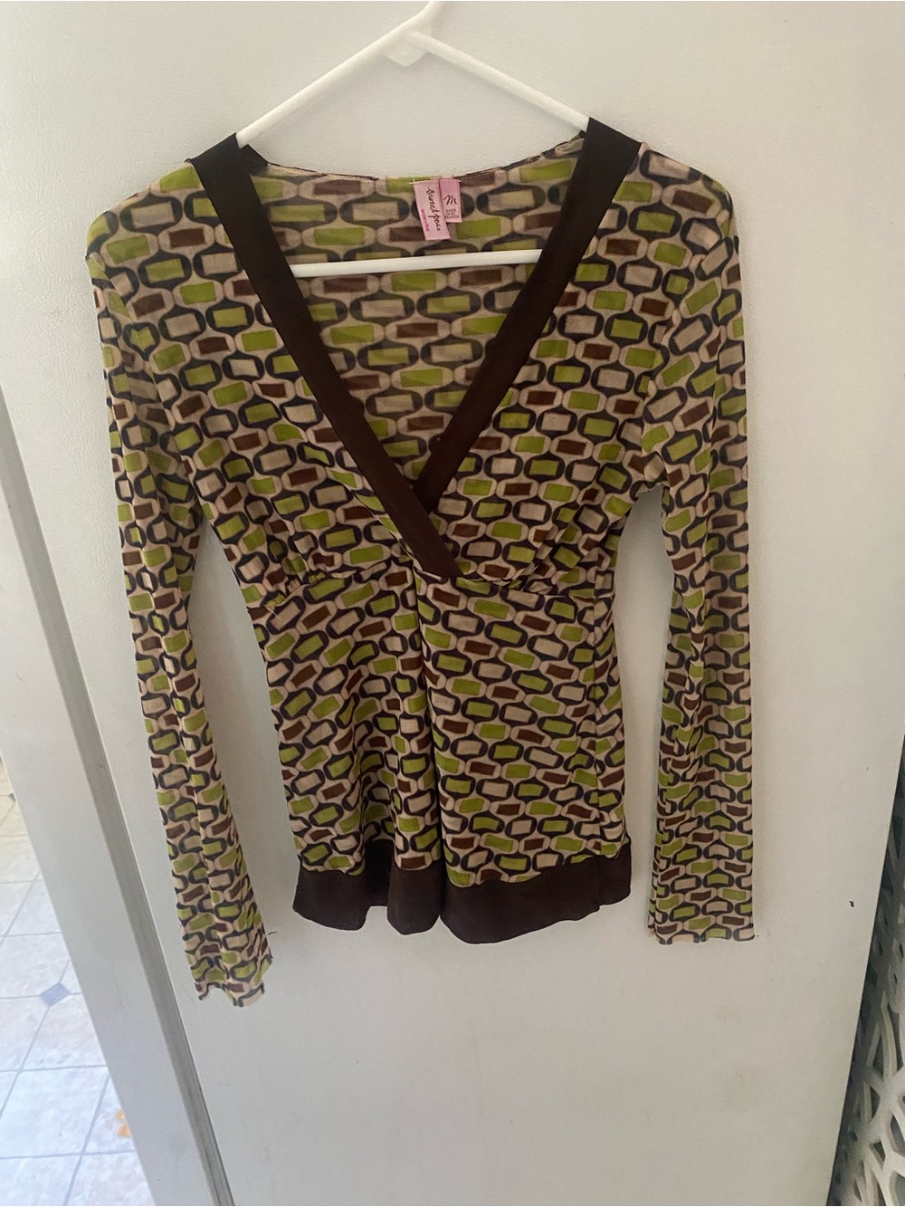 Y2K Women’s Sweet Pea Geometric Shift Top - Green, Brown & Black